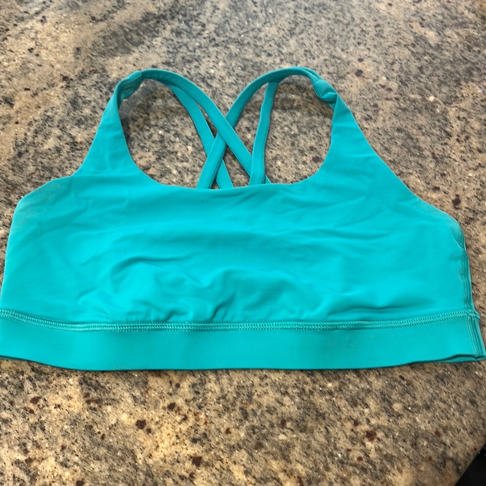 EUC Lululemon Energy Bra *Medium Support Teal Lagoon Size 8 pads included